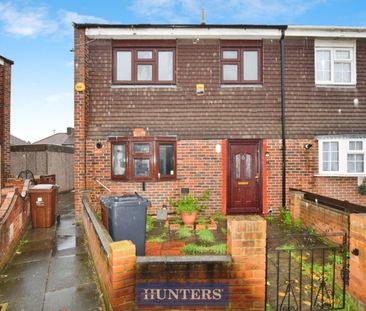 3 bedroom House To Let Total Size: 937 SQ FT - Photo 3