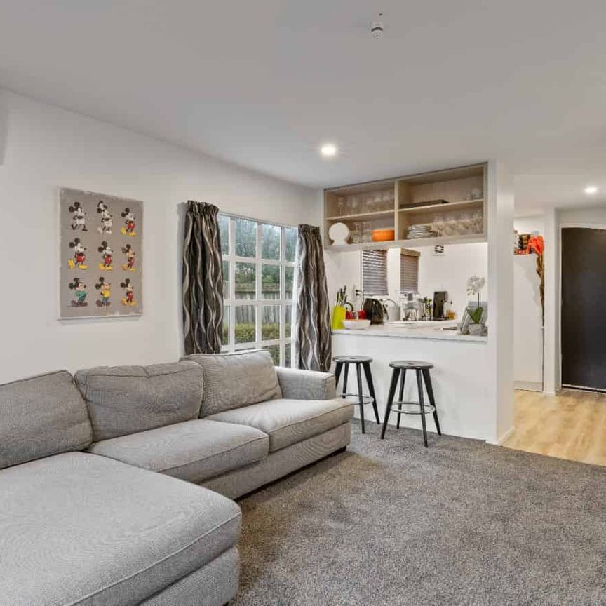2 bedroom, 1 Bathroom with washer - City Centre Unit - Photo 1