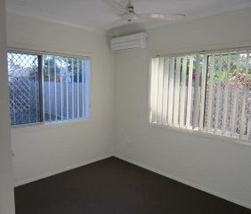 Charming Family Home in Kirwan - Photo 3