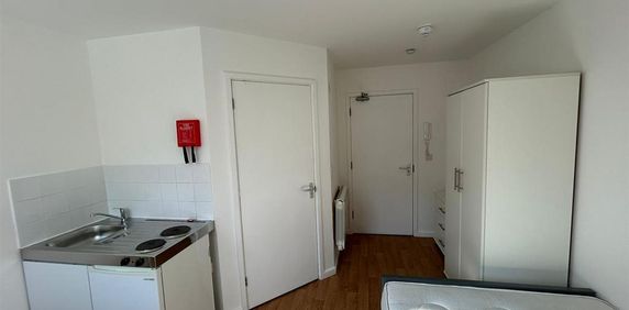 Studio to rent - Photo 2