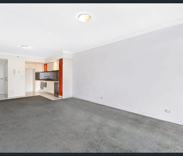 MANTRA RESIDENCES @ SOUTHPORT CENTRAL - South East views over Surfe... - Photo 4