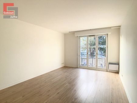 Location Appartement 2 pièces 46m² FONTAINEBLEAU 77300 - Photo 2