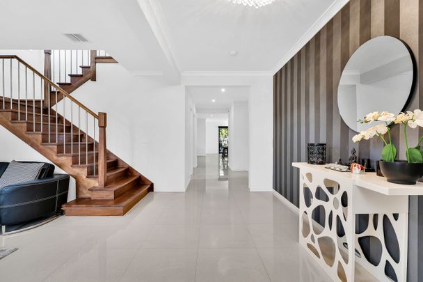 Massive Family Home - Photo 1