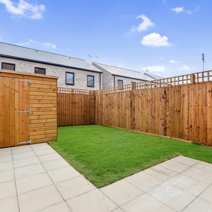 4 bedroom end of terrace house to rent - Photo 1