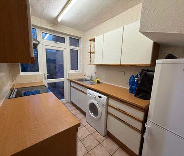 3 bedroom terraced house to rent - Photo 6