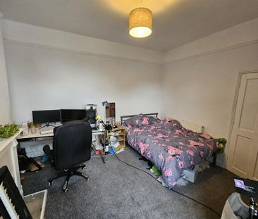 5 bedroom terraced house to rent - Photo 3