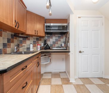 For Lease - 62 Ventana Way, Vaughan, Ontario - Photo 4