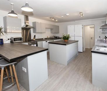 1 bedroom in a house share to rent - Photo 4