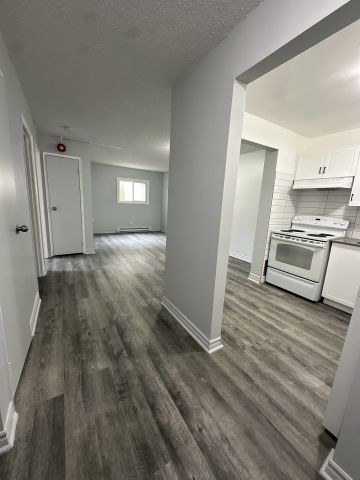 For Lease - 11 Lowndes Avenue Unit# 1, Georgina, Ontario - Photo 4