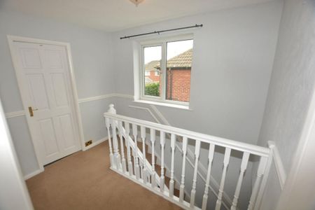 3 bedroom semi-detached house to rent - Photo 4