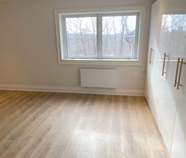 For Lease - 172 Humbercrest Boulevard Unit# Main Fl, Toronto, Ontario - Photo 5