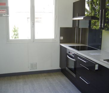 Location Appartement 3 pièces 75m² FONTAINEBLEAU 77300 - Photo 2