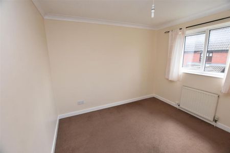 3 bedroom end of terrace house to rent - Photo 4