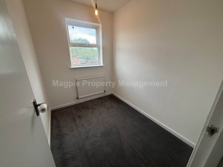 Price £995 pcm - Available Now - Unfurnished - Photo 2