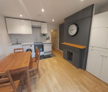 3 bedroom flat to rent - Photo 5