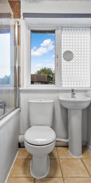 Bourne Drive, Mitcham, CR4 - Photo 1