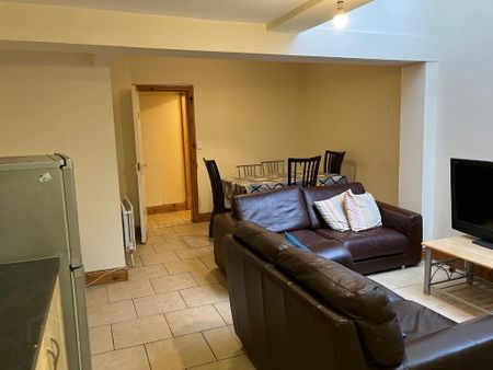 22 Agincourt Street, Belfast, BT7 1RB - Photo 2