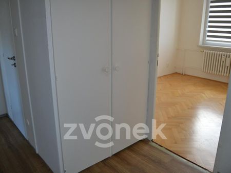 Pronájem bytu 2+1 48 m2 - Fotografie 4