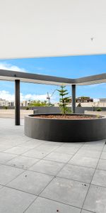 Stunning as new apartment with state of the art finishes - Photo 3