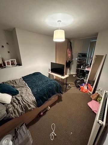 54B St. Michaels Road, Leeds, LS6 3BG - Photo 2