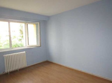 Apartament cu 4 camere, 75 mp, decomandat, partial mobilat, zona strazii Primaverii - Fotografie 2
