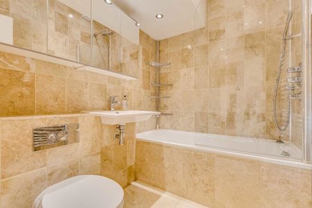 Hammersmith Road, W14, London - Photo 2