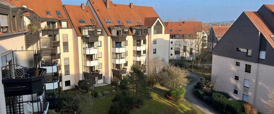 Wöhrder See! 140 m² auf 2 Etagen! Helle Maisonette mit großem Studio, 2 Loggien + TG! - Photo 1