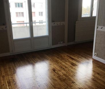 Location Appartement 4 pièces 67m² DECINES CHARPIEU 69150 - Photo 3