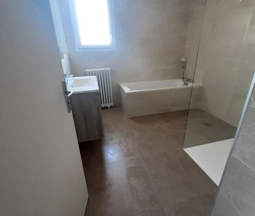 Location Maison 5 pièces 105m² - Photo 2