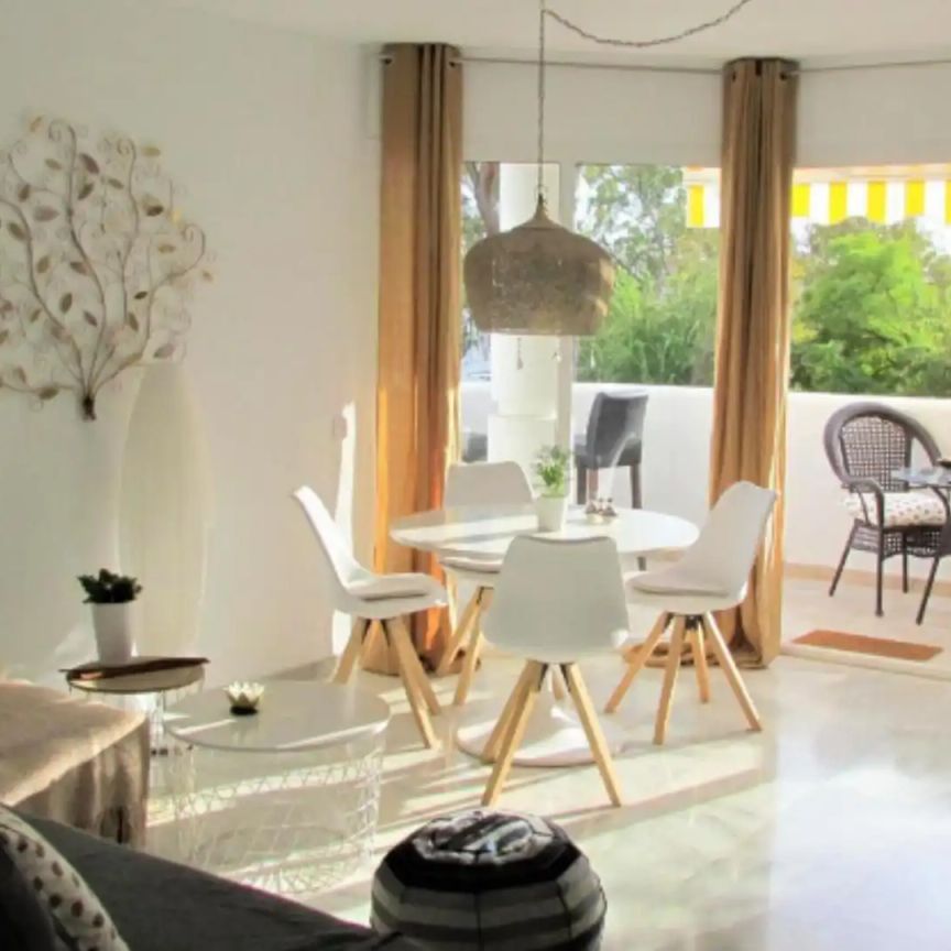 Dúplex de alquiler en Avenida de España, 78, Calahonda - Foto 1