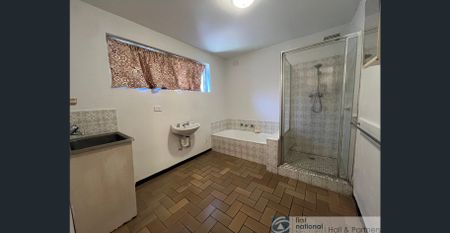 IN GREAT LOCATION - Photo 4