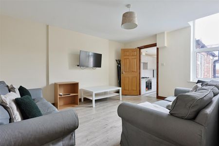 6 bedroom Student Maisonette to rent in Wolseley Gardens, Newcastle Upon Tyne - Photo 2