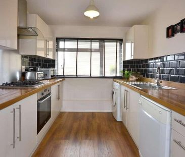 Vandyke, Bracknell, Berkshire, RG12 - Photo 3