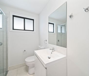 BEAUTIFUL HOME IN A QUIET STREET! - Photo 6