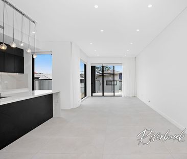 Modern Duplex with Luxury Finishes, Pool & Separate Studio - Photo 1