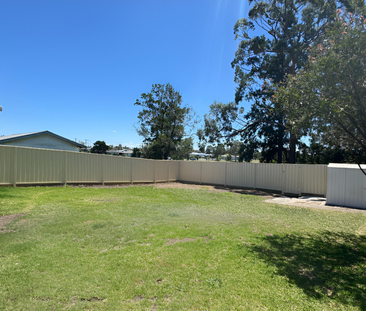 RENOVATED & READY TO MOVE IN! - Photo 4