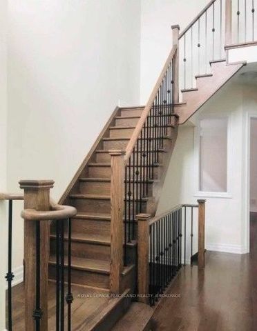 For Lease - 19 Botelho Circle, Aurora, Ontario - Photo 5