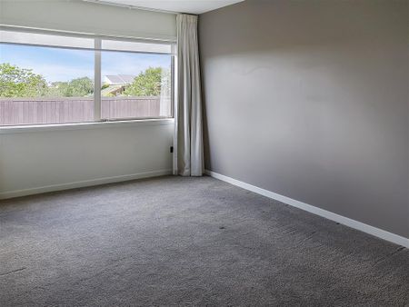 REMUERA: Koraha Street 3 Bedroom Contemporary Living - Photo 5