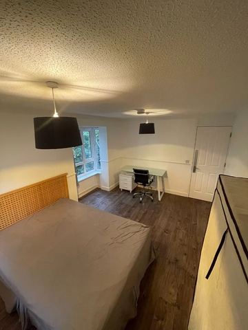 3 bedroom apartment to rent - Photo 5