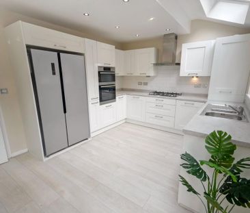 3 bedroom semi-detached house to rent - Photo 5