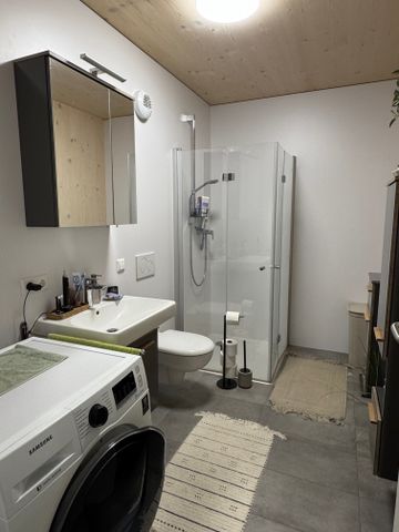 Startwohnungen für Jungfamilien - 3-Zimmer-Wohnung im 2. Obergeschoss mit Balkon - Photo 2