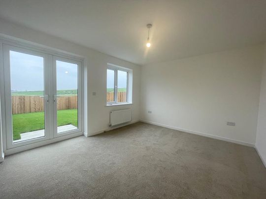 3 bedroom semi-detached house to rent - Photo 1