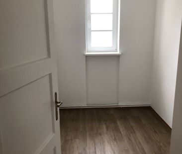 SANIERTER FAMILIENHIT! Leistbare 4 Zimmer Wohnung mit Balkon - Photo 4