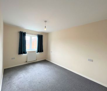 Inchburn Crescent, Penistone, Sheffield, S36 6FE - Photo 2