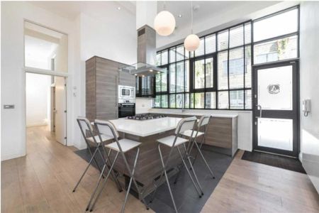 3 bedroom flat to rent - Photo 5