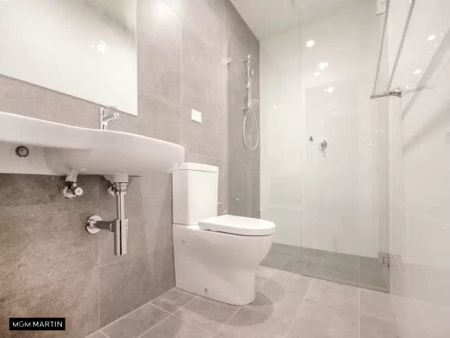 MGM MARTIN - TWO BEDROOM APARTMEN - Photo 4