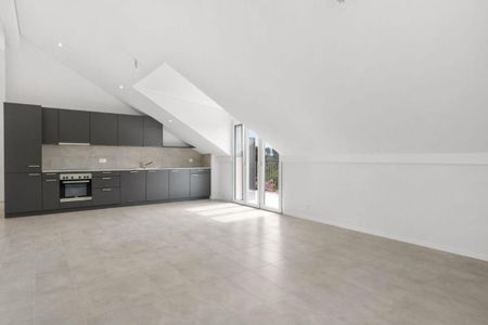 Appartement de 4,5 pièces aux combles dans un immeuble récent ! - Photo 2