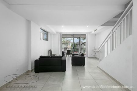 Luxury spacious home - Photo 2