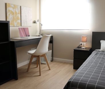 Carrer Isaac Peral, Burjassot, Valencian Community 46100 - Photo 5