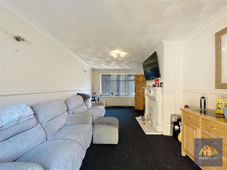 3 bedroom semi-detached house to rent - Photo 3